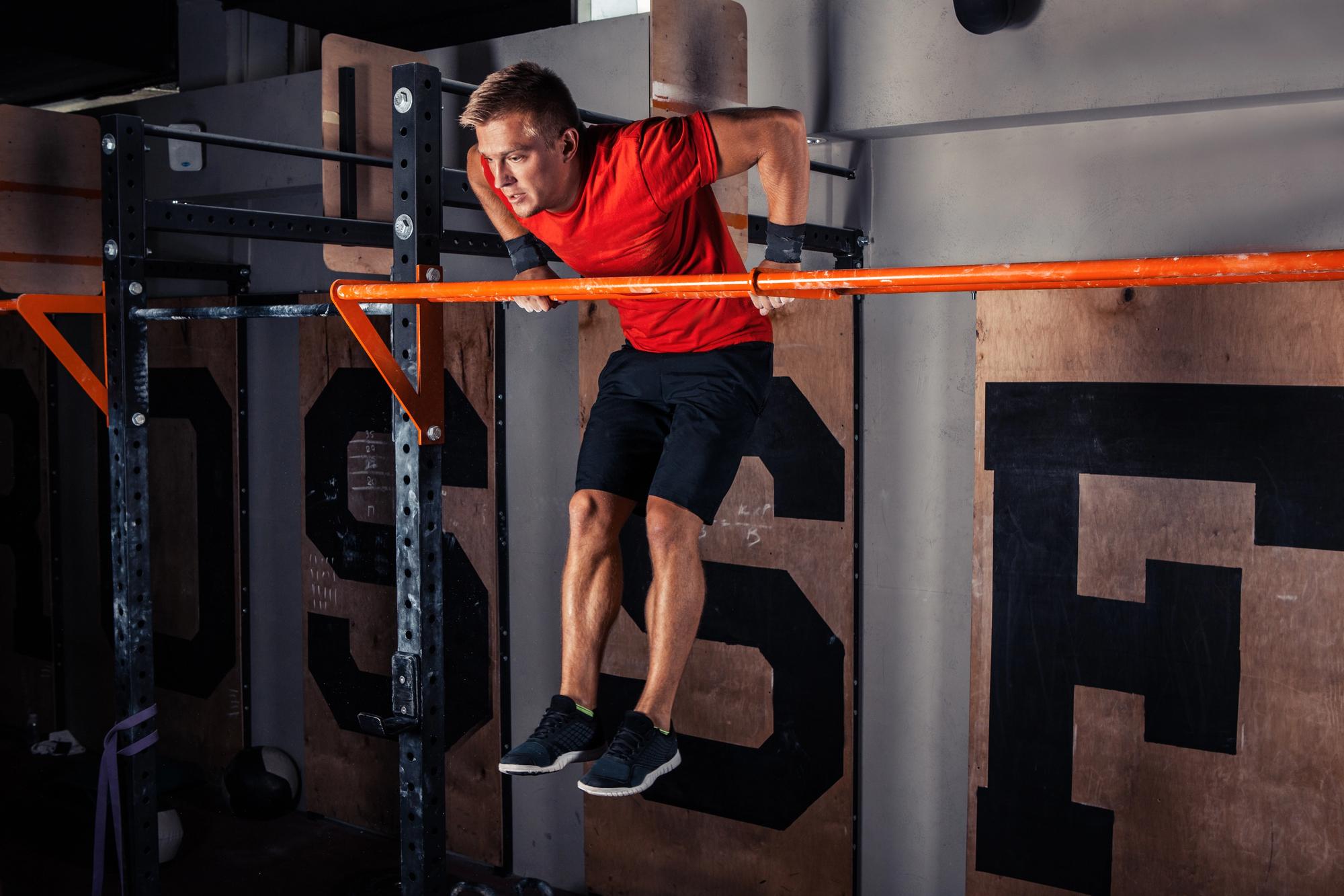 muscle up na drążku